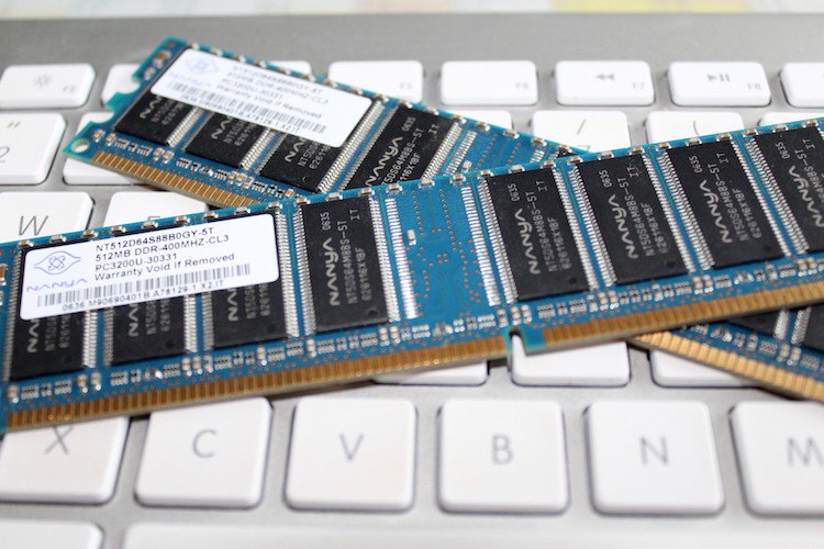 MittelstandGM's tweet photo. Die Elektronik im eigenen Computer – Was sollte man unbedingt wissen? -Link: https://t.co/1dyDvszRJy #Arbeitspeicher #RAM #Speicherplatz https://t.co/0VzjBJr1GR