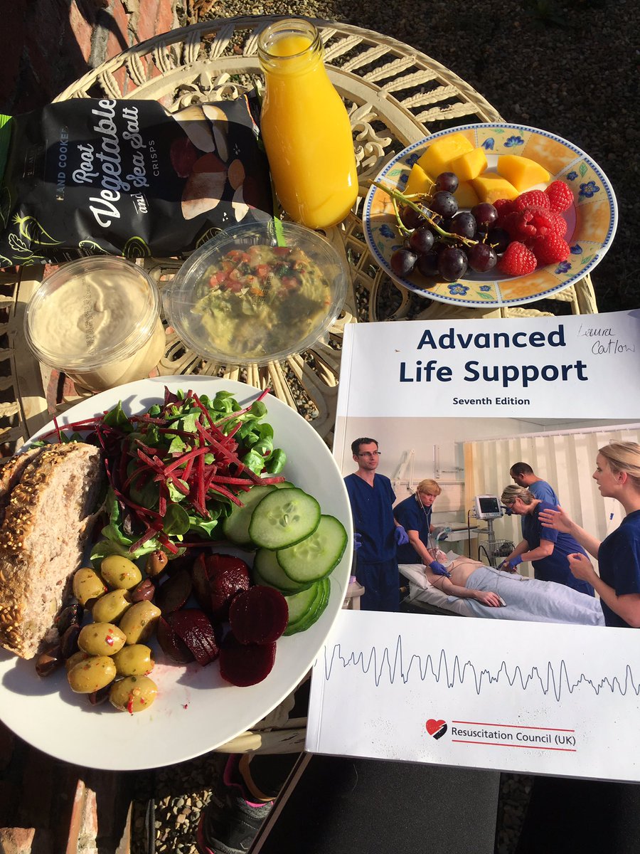Laura_Catlow's tweet photo. Post run refuel and study in the yarden (I put the crisps back in the cupboard 🐷😂) can’t believe it’s February! ☀️ #ALS #emergencynurse #nurseswhorun #nerdynurse https://t.co/UKnwzhjoc3
