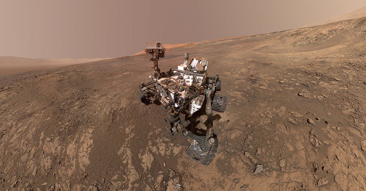 RobKaczmarek's tweet photo. Space Photos of the Week: The Curiosity Rover Snaps a Selfie on Mars  https://t.co/6sq1YfBQlh https://t.co/HK2TuDQQGk
