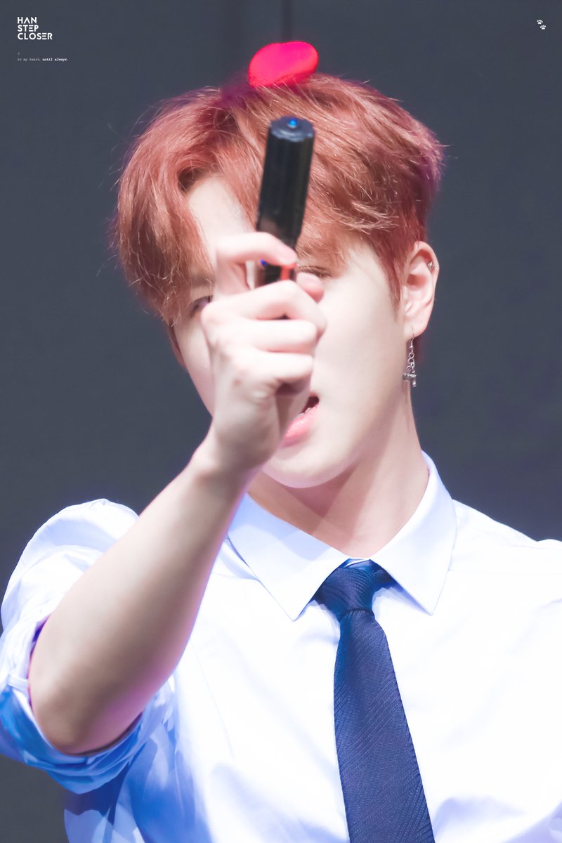 HAN_STEP_CLOSER's tweet photo. 181111 엠투유 신촌 제이드홀
빵야
#김동한 #동한 #DONGHAN #KIMDONGHAN
@KDH_official https://t.co/25NMsuuYub