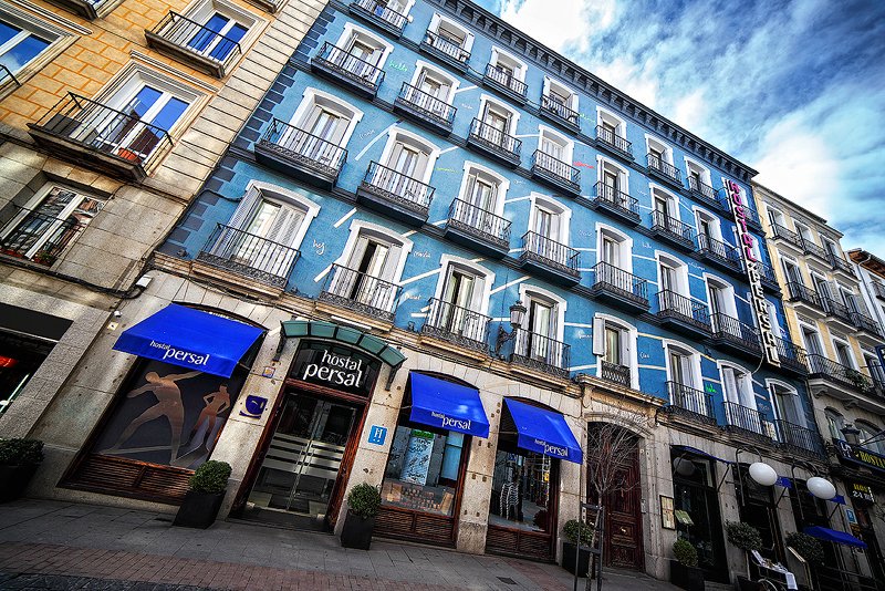 holandesando's tweet photo. Se Noronha tinha 1 hotel pra galera fazer seus encontros, Madrid teve nada mais do q TRÊS! Um deles é o @HOSTALPERSAL. O q vcs fizeram enquanto estavam hospedadas lá, hein @londrespravoce, @Estrangeirablog? Qm + tava lá c/ vcs??? CONTEM TUDO!
#veebb #madrid #SurubãodeNoronha https://t.co/p9SgiZSS1T