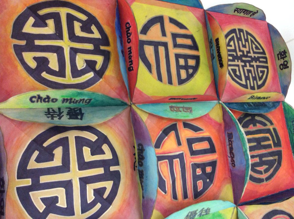 yusra_rasool's tweet photo. What’s the largest square you can fit inside a circle? Lunar New Year Medallions welcome all languages of our school.@AldergrovePS @aldergrovearts https://t.co/VAeVhVMWQl