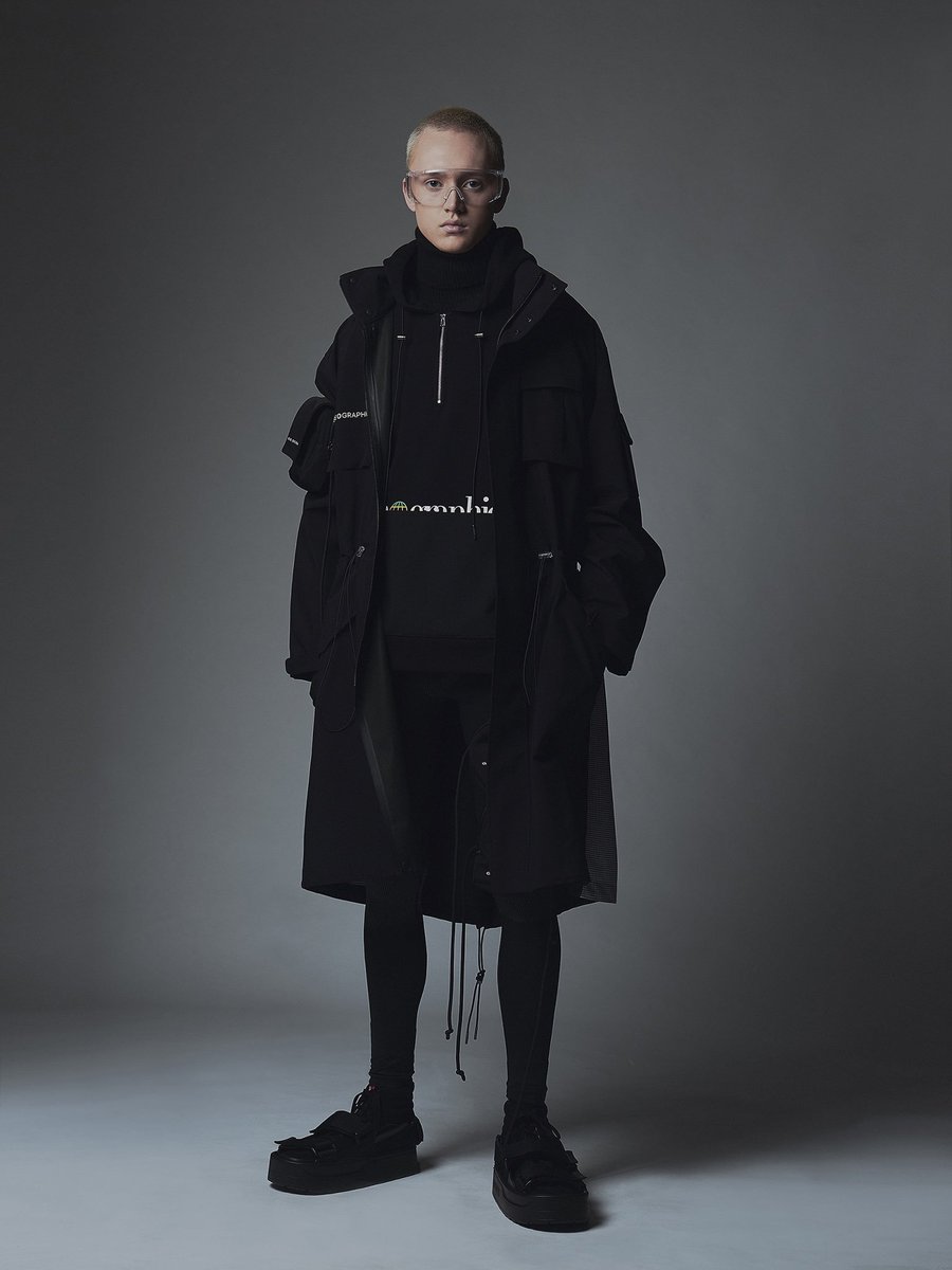 geodesigns1's tweet photo. LOOK ONE
Creative Direction: Geo Owen 
Photography: Rio Romaine
Stylist: Andrew Mukamal
Make up: Violet Zeng https://t.co/eWCvcaSWls