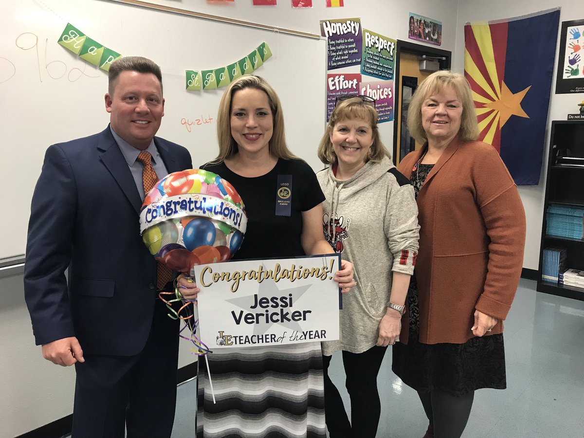 Congratulations to <a href="/LittleElmHS/">Little Elm HS</a> Teacher of the Year Jessi Vericker! 
@DGallagherEdS <a href="/HR_LittleElmISD/">LEISD Human Resource Services</a>