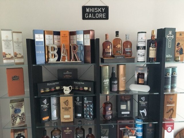 destined4home's tweet photo. Love seeing happy customers and seeing where their sign hang... in this case it’s quite literally “Whisky Galore” 🤣

Thanks so much for sharing

@destined4home #whiskygalore #leithbusiness #whisky #bespokemetalsigns #metalsigns #destinationshop #leithbusiness #whiskysign #leith https://t.co/NDl8PqI8W4