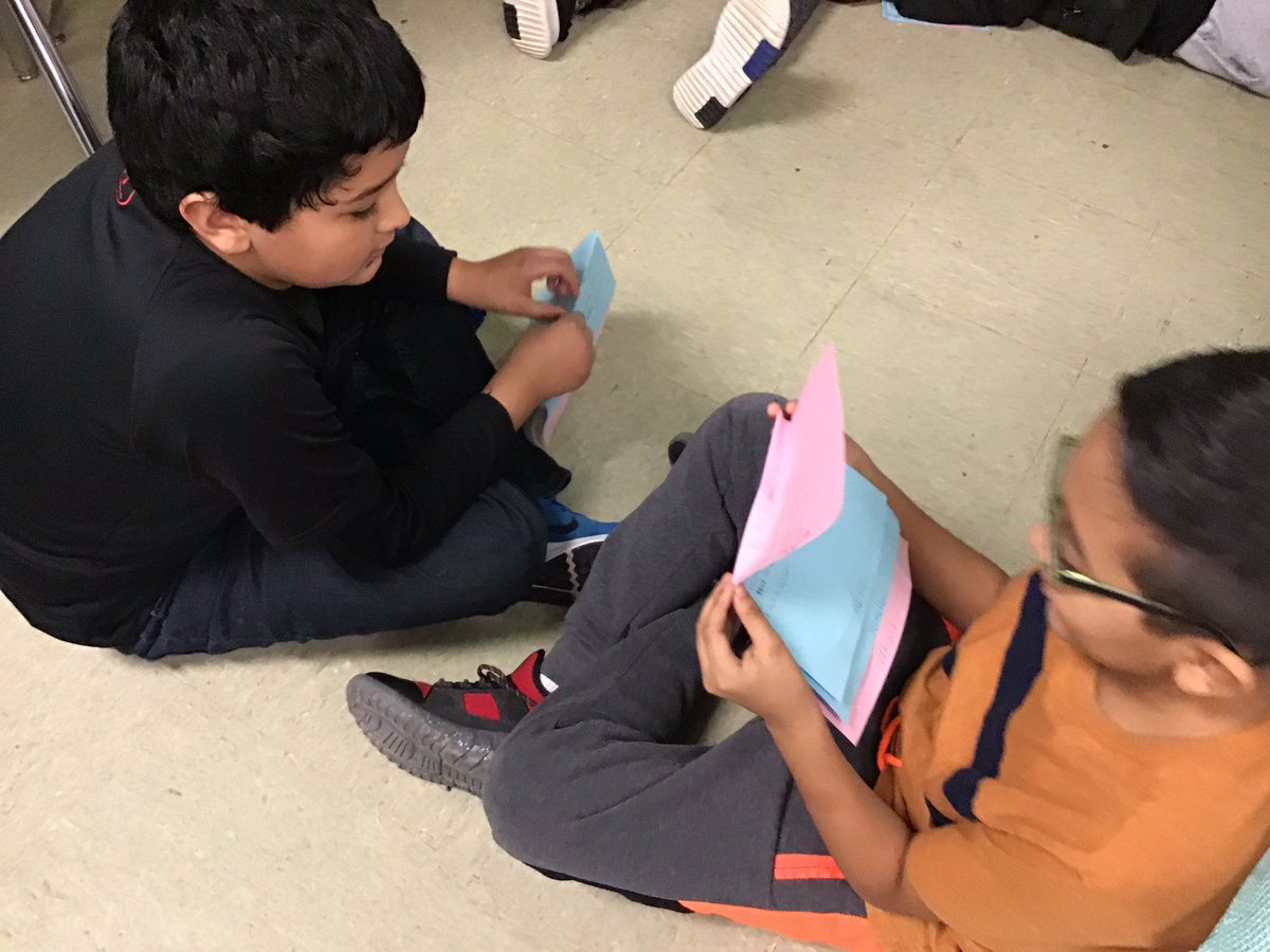 MsEGarcia2061's tweet photo. We worked on coherence through sentence to sentence connections in our flipbooks, and we worked on fluency by sharing our finished writing. @DPISD_DWE #writing #insiderchart #4thgrade https://t.co/QTwT1AwlCM