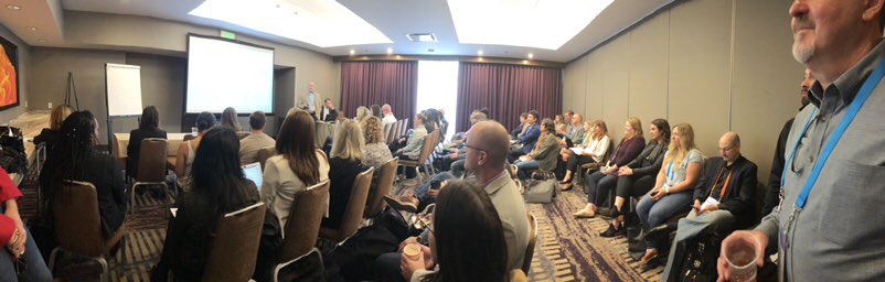 #B2BMX <a href="/ScottAVaughan/">Scott Vaughan</a> <a href="/integrate/">Integrate</a>  Paul Green is in da house.  And a full@house it is!
#IntegrateSCALE