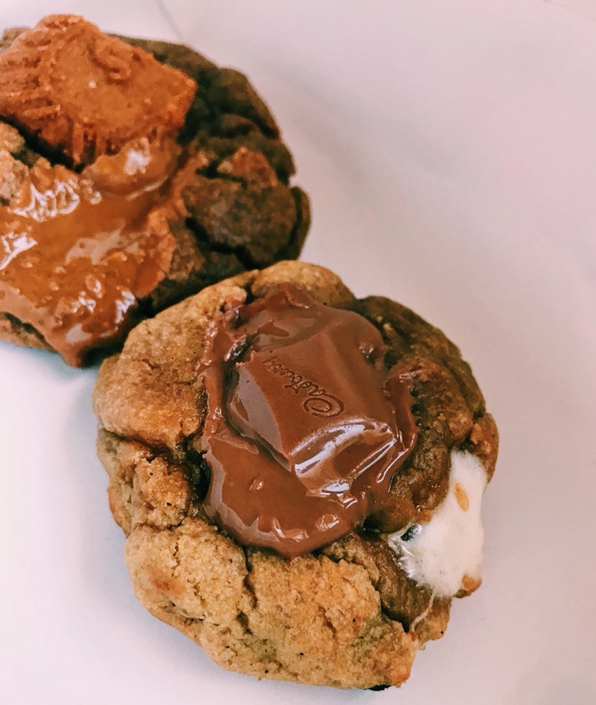 MaeSakr's tweet photo. Hi. I wanted Cairo to have its version of Ben’s Cookies and Levain Bakery’s. That’s when Chip Me happened. My online cookie shop (that hopefully won’t stay online for long) Here are some 🍪 pictures: https://t.co/LONnjQXRoC
