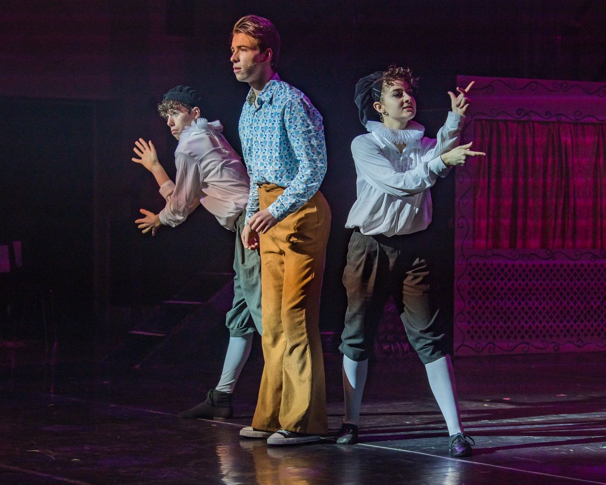 jamiesansom_'s tweet photo. Thank you for showing me what real magic is - friendship, compassion, hard work and love. #PippinMusical has been one of the greatest experiences of my life and I got to do it with people I truly care about. I am overwhelmed with pride. Thank you for filling my heart with love 💜 https://t.co/avtHd3v5QG