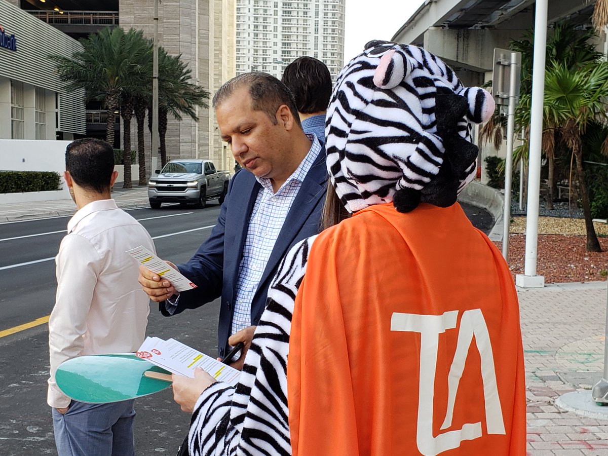 TransitMIA's tweet photo. #TeamZebra joined in to advocate for action on safer streets as the 6th Annual #SafeStreetsSummit kicked off Monday morning.
TeamZebra was inspired by the #Cebritas (zebras) in #LaPaz started in 2001. (https://t.co/Qjp2xZLxsC)
Pics courtesy of @Metrophile
#FixBiscayne https://t.co/22oK4qjO8V