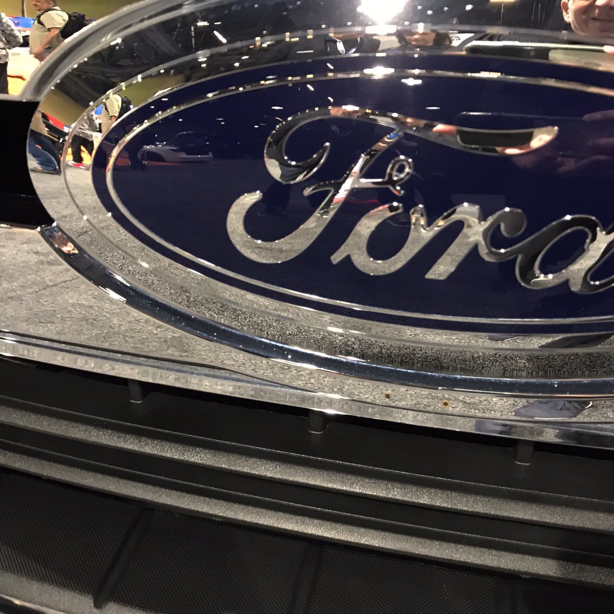 stinger_usa's tweet image. Only a zoom-in will reveal these minuscule Fibers on that #F350. @msc_america #knowledgefest2019 #laserjammer #smallestlaser