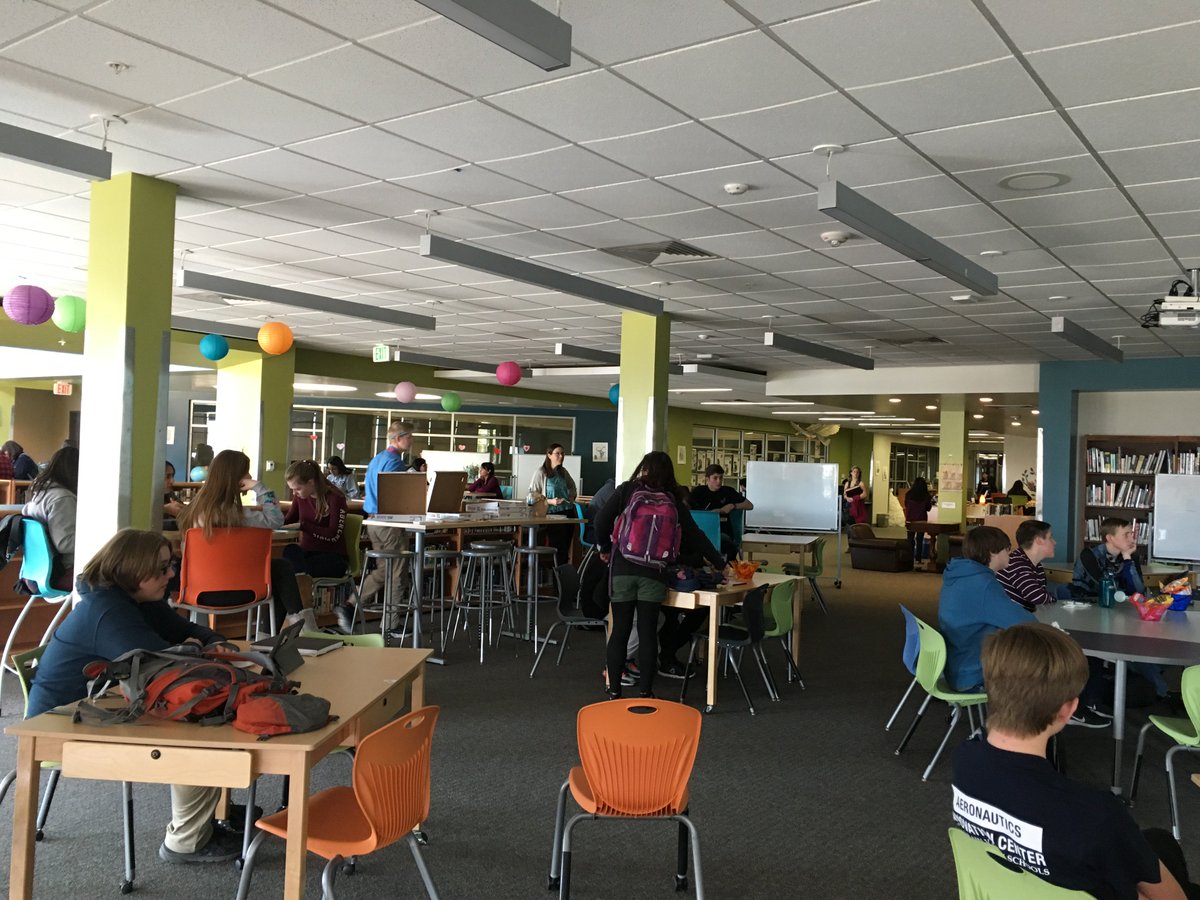 SHS Brown Bag Career Talk welcomed Leonard Lindgren of Ball Aerospace today. 25 years designing optics for satellite imagers. Lots of opportunities for our students in the world of engineering. <a href="/SHS_Principal/">Dr. Edward Kosek</a> <a href="/SkylineSTEM_VPA/">Skyline STEM Academy</a> <a href="/SVVSDPartners/">Community Strong</a>