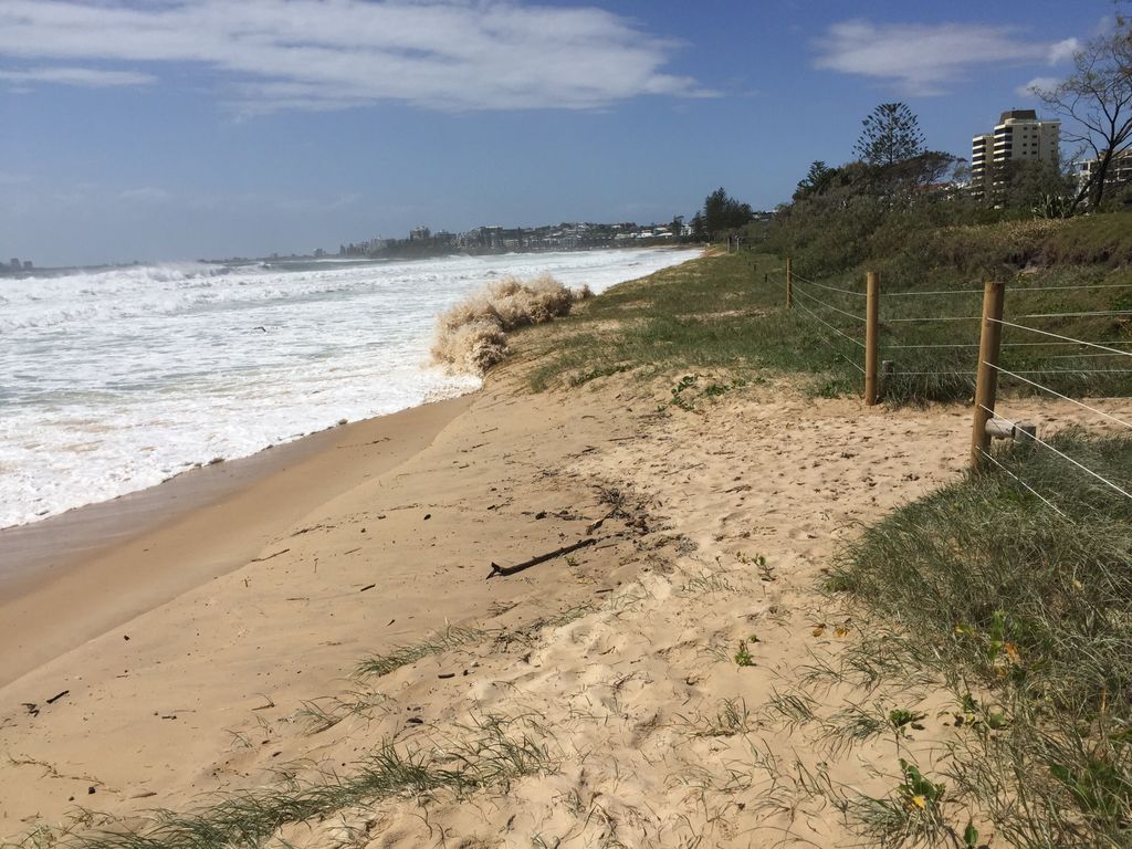 CouncilSCC's tweet photo. #SunshineCoast is in clean-up mode after ex- #TCOma, while still monitoring dangerous surf
🌊 Pls exercise caution at the beach and stay tuned to advice from @lifesavingqld on beach openings and safe areas to swim
#healthysmartcreative #cycloneoma #proudtobeyourcouncil https://t.co/1zRrnkvS0l