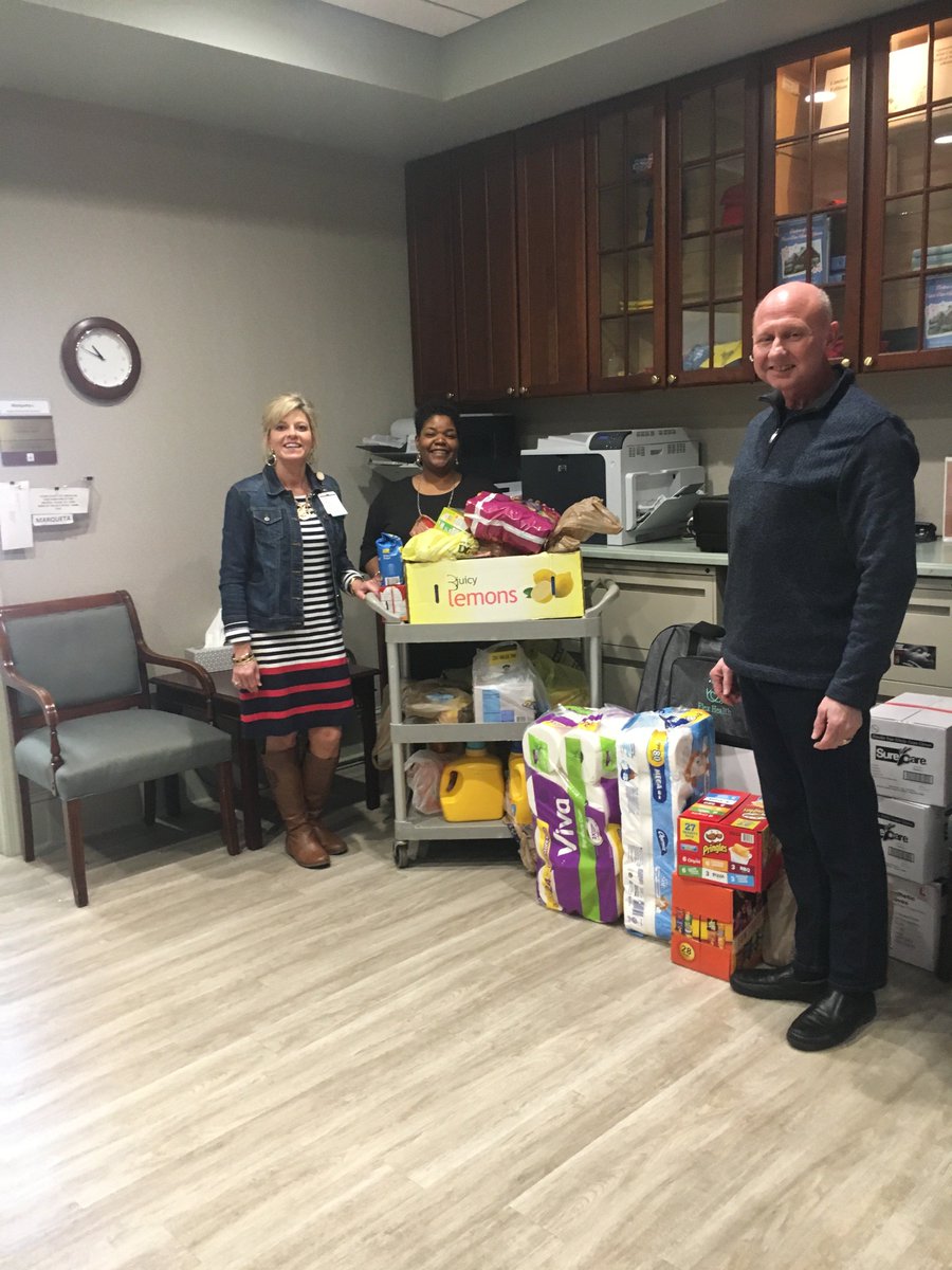 JoinFlexHealth's tweet photo. It was our pleasure to stop by the Ronald McDonald House today with Wish List items for their families. We look forward to our next community outreach event! #businessesgivingback #flexhealth #donating #communityinvolvement #ronaldmcdonaldhouse https://t.co/aVhWL3dwv3