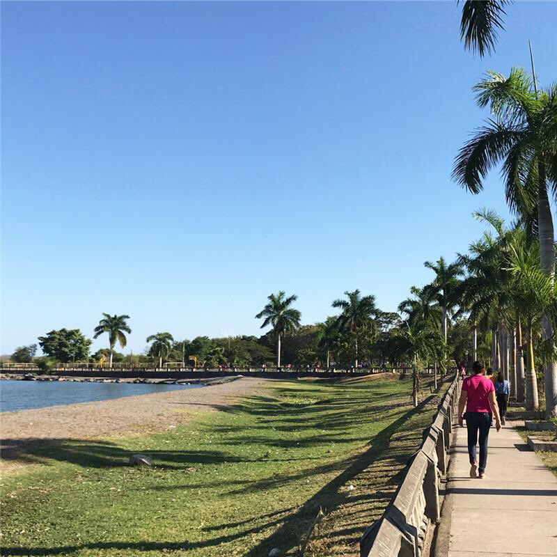 HotelPlazaColon's tweet photo. Malecón de #Granada 💛
#Nicaragua #ColonialCity #ExperienceHPC https://t.co/Lfa3pWdVvy
