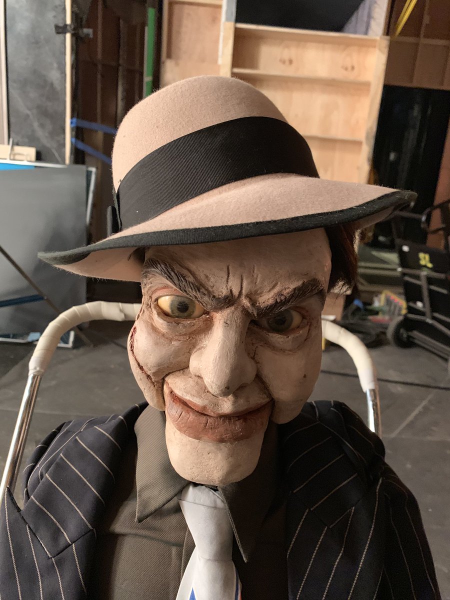 Confira novas imagens de Scarface e Ventríloquo em 'Gotham'