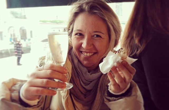 streatytours's tweet photo. Busy hands? It’s a #streatyvenice counter effect🤲#eatvenice #venicefoodandwine #venicebacaritour #venicewinetour #venicefoodtour #streaties #drinkvenice #drinkiestours #venicewalk #timetodrink #proseccotime🍾 #cicchettitime #cicchettiveneziani #cicche… https://t.co/LY9vEECvco https://t.co/NIsaakbywh