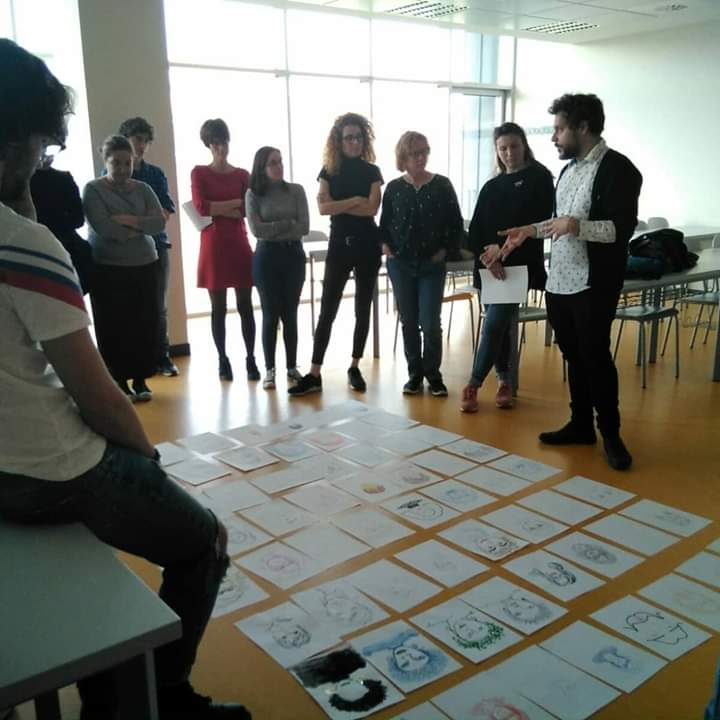 esac___'s tweet photo. Conferencias y talleres de las #JornadasALTERA de la @escueladearten1 con @ivancastrolettering https://t.co/cjVb8ld4bh y @PabloCimadevila . Día intenso y productivo. Gracias a todos por vuestro trabajo y colaboración. @SDRCreativa @CentroMadrazo #joyeria #ilustracion #arte https://t.co/QszjE6G9Bm