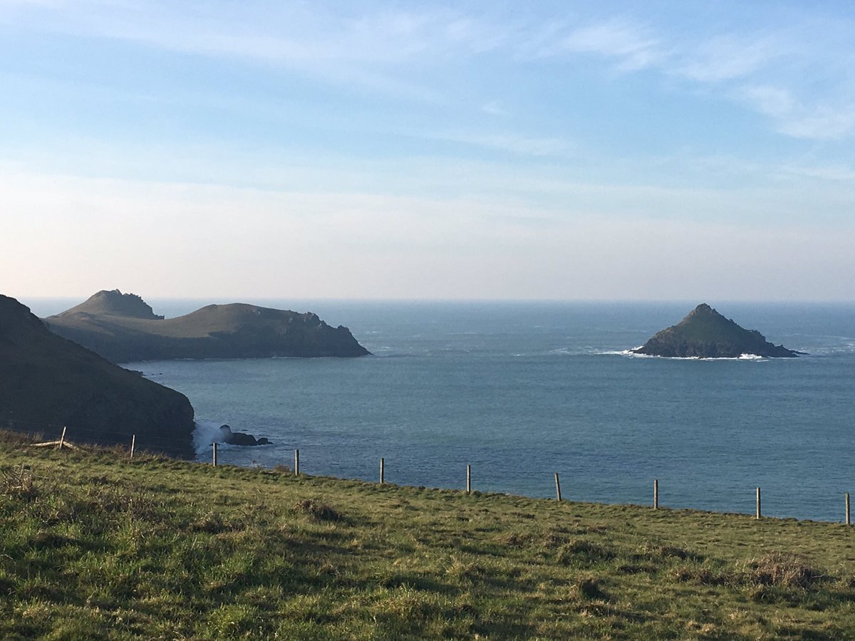 cornishpixx's tweet photo. Today, The Rumps #Cornwall 😍 https://t.co/GzLk7pU6HY
