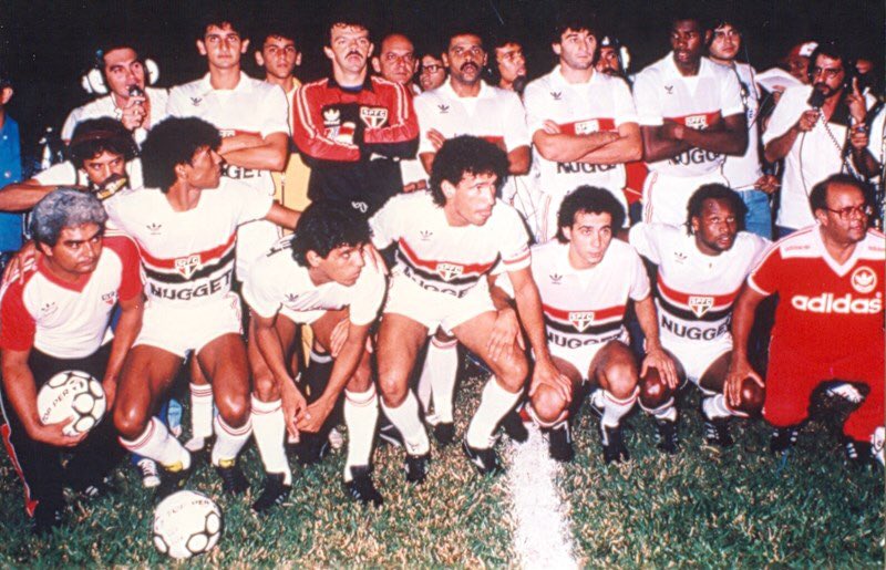 🏆🏆 Há 32 anos, em Campinas, o Tricolor escreveu um dos grandes capítulos de sua história: derrotou o Guarani nos pênaltis e faturou o segundo título do Brasileiro, em uma das finais mais emocionantes que o mundo já viu 🇾🇪

Saiba como foi: spfc.vc/2EvErmm