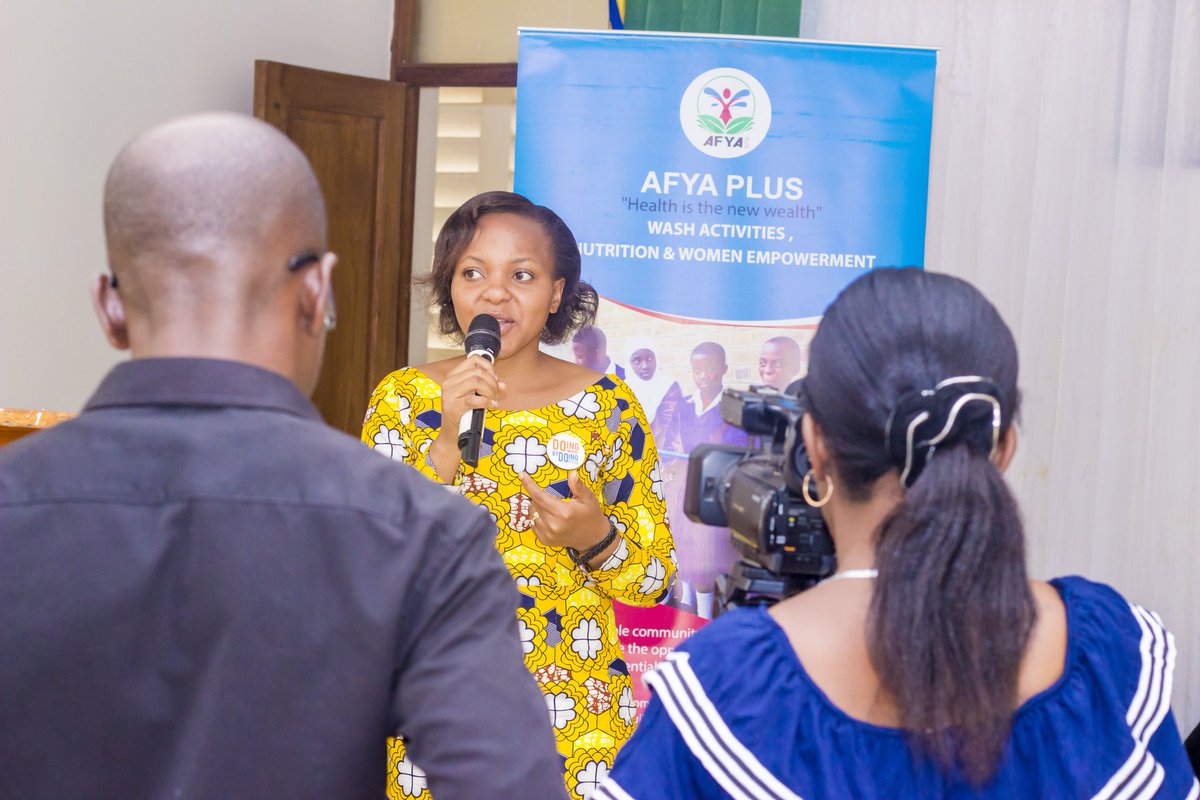 Suzan_yumbe's tweet photo. @AfyaplusTz launched IMPROVE100 project with the aim of helping girls and young women from the age of 16 to 30.
#Afyaplustanzania #IMPROVE100 https://t.co/D8fe020CmW