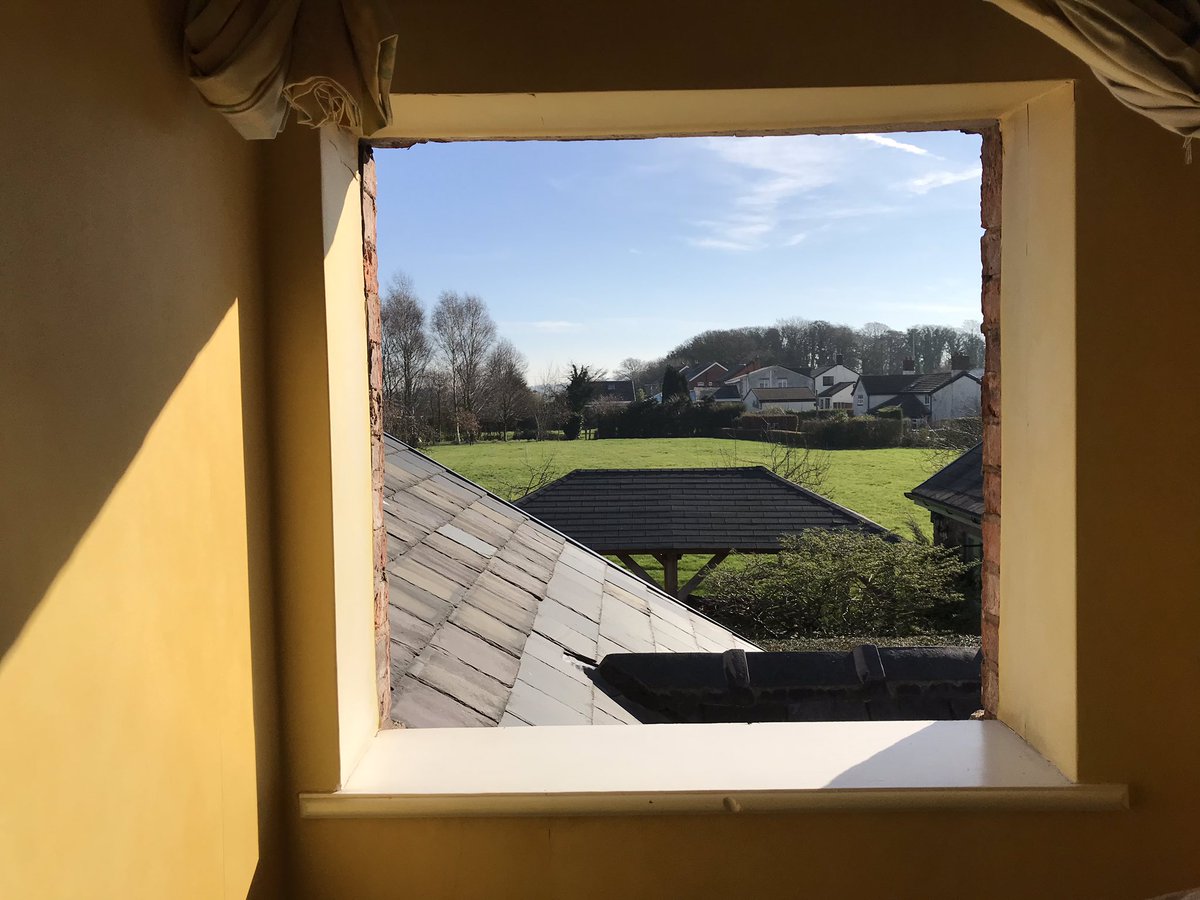 Northwestbifold's tweet photo. @Originbifolds #OW70 in #Lancs today and what a glorious day it was too 👌👌 10 frames fitted and we used @illbruckUK tape making finishing off easier 👌👌😂😂 https://t.co/tEaTEOBaPW