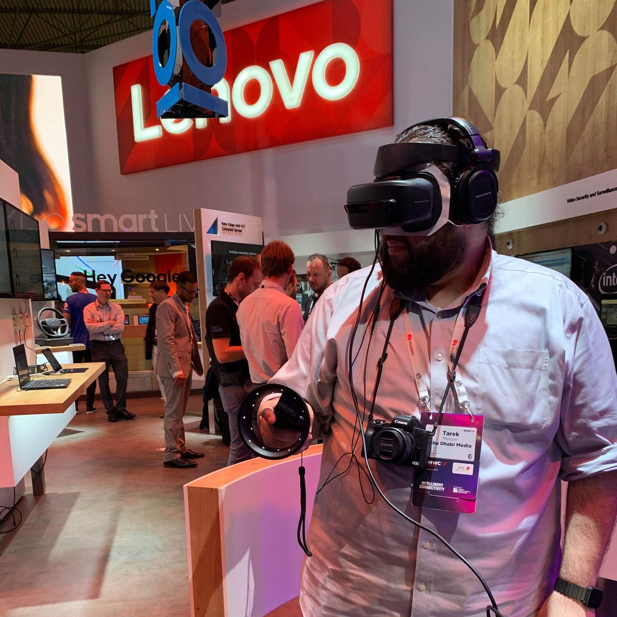 tmonther's tweet photo. Checking out some cool implementations of VR from #Lenovo while looking like that dude from #PUBG (or a guy that ate him)
#Barcelona #Spain #TimES #TimMWC #MWC #Tech #TechGear #Mobile #LenovoIN #LenovoMWC #SponsoredTrip https://t.co/cXrbhmFvmb