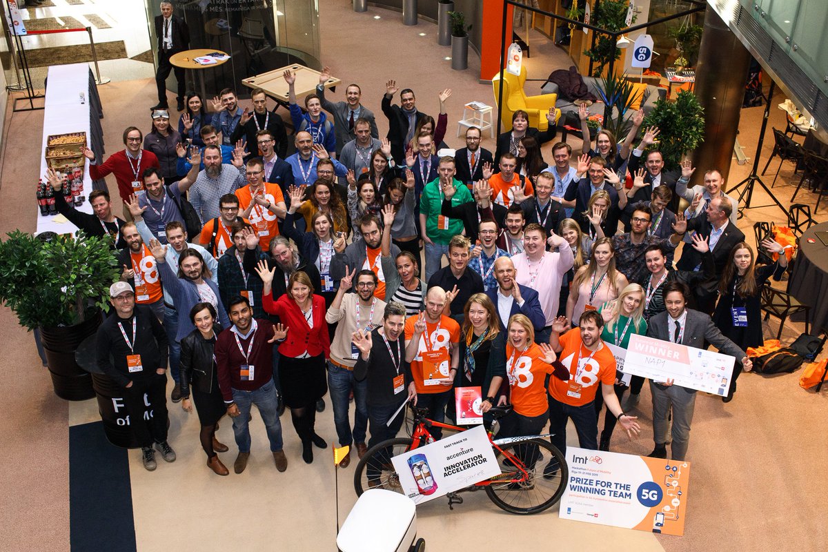 It was great fun being one of the mentors for the #futureofmobility hackathon in Riga last week. 8 splendid ideas where pitched and three inspiring winners!
