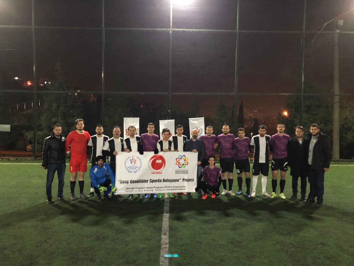 gencliksporda's tweet photo. 📢GPDP 2018-1. Çağrı kapsamında desteklenen “Genç Gönüller Sporda Buluşuyor” projemizin final maçı yapıldı. 😎FC İşletme Takımı- Köy Takımı arasında yapılan final maçının galibi FC İşletme Takımı oldu. 🥇🏆 #GençlikProjeleriDestekProgramı https://t.co/dgSSllWkLk