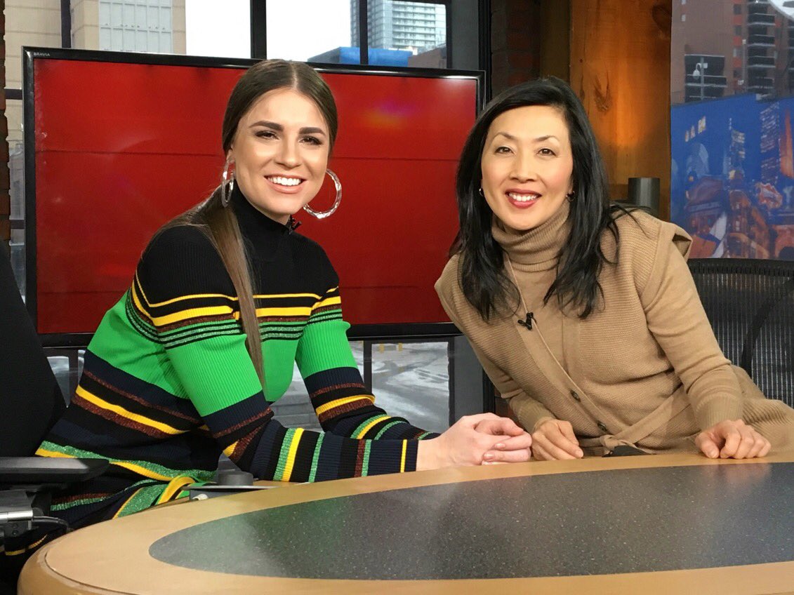 JeeYunTV's tweet photo. Learning how to wark-it from style expert @EricaOnFashion. It was great interviewing this beauty about @TheAcademy Oscar fashion #OscarAwards #Oscars19 #fashion #oscarfashion #warkit #ericawark #toronto #cp24 #Fashionista #fashion https://t.co/Bcf5ylwQ9B