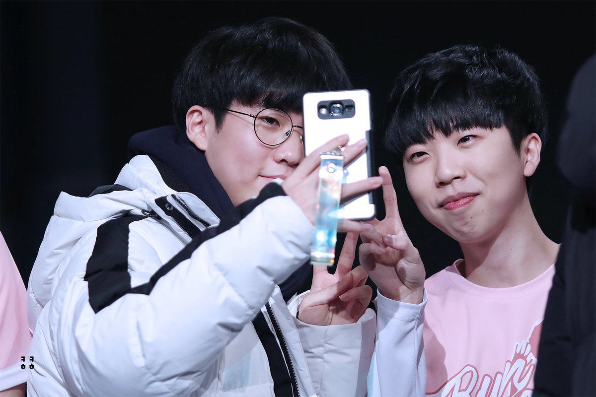 22__22___22's tweet photo. 190105 오버워치 컨텐더스 코리아 시즌 3
#러너웨이 #강남진 #D3CAL #데칼
큰 그림이었다 https://t.co/LDYgMOrWWd