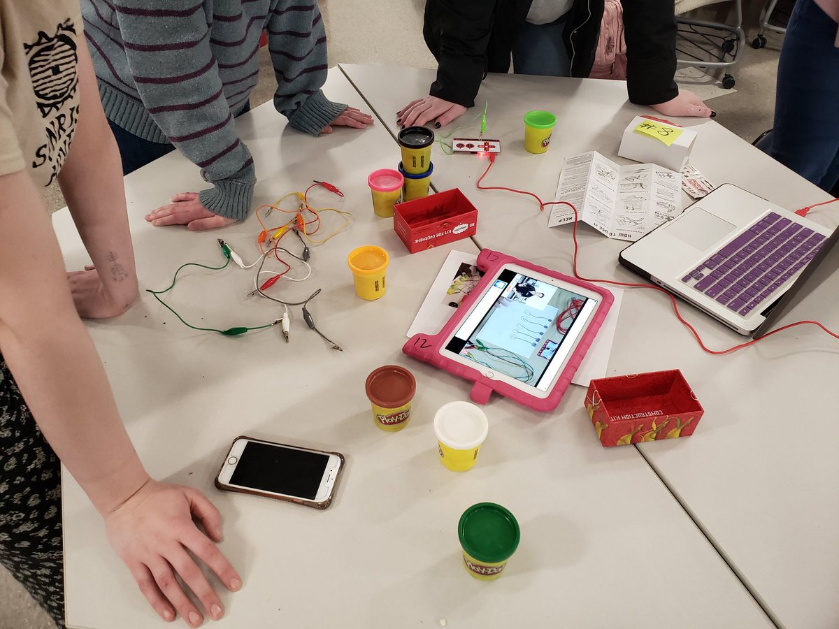 Kjantara's tweet photo. Pre-service Ts rocking out their makers challenges! #educw200 #makeymakey #snapcircuits #cubelets #littlebits https://t.co/Z4PnFBr4hE
