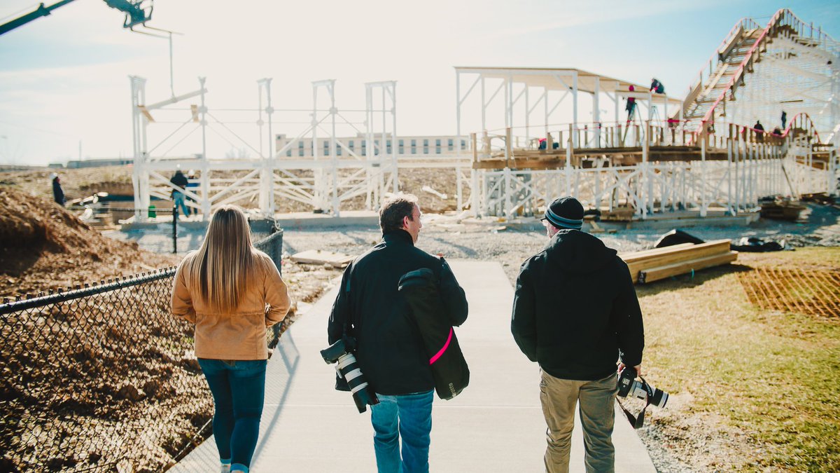 KentuckyKingdom's tweet image. The Kentucky Flyer was looking good this morning for the @courierjournal 👌