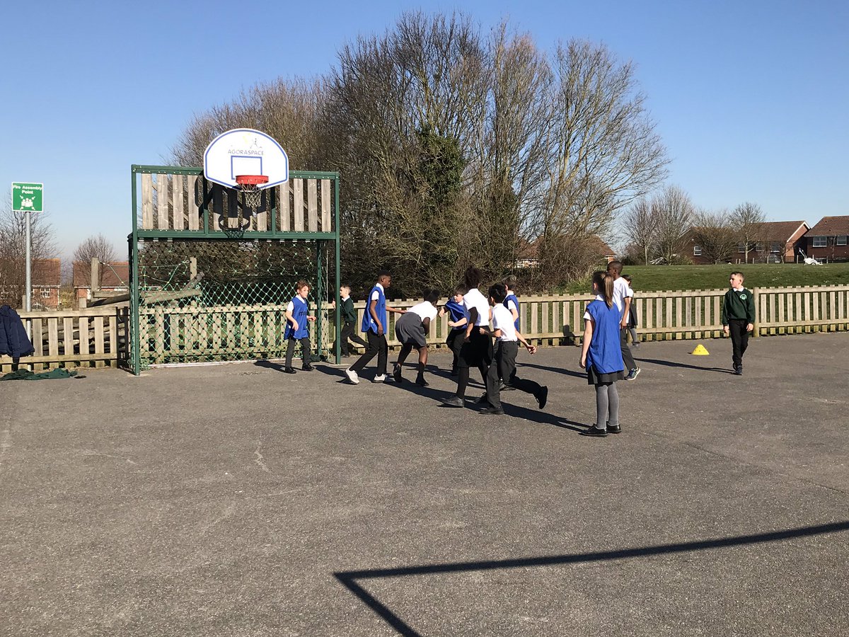 WWoodAcademy's tweet photo. All of those t-shirts on show in February whilst playing Basketball at lunchtime. How long will it last?! ☀️🏀 #PE #HotFebruary https://t.co/vNtKOEfhtw