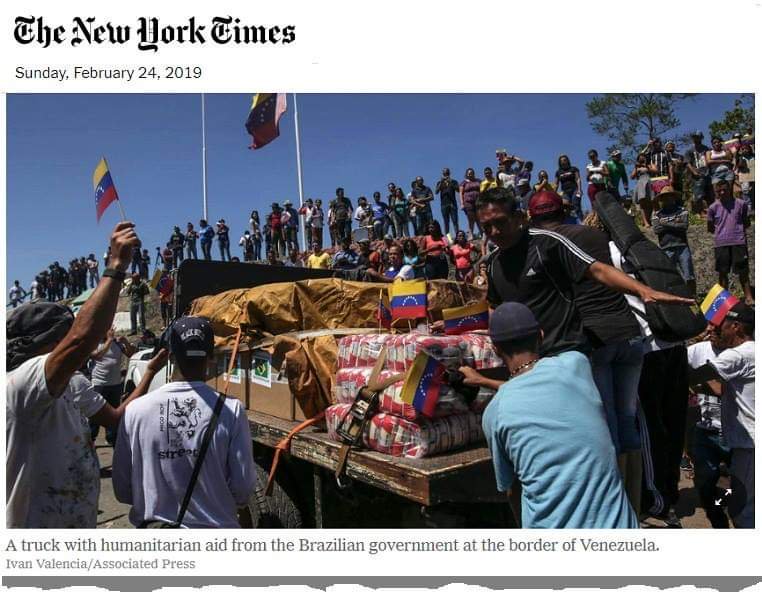 VEXAME MUNDIAL
Capa do The New York Times. A imagem do Brasil bolsonarista, espalhada para o mundo, está nesta foto do caminhãozinho com a ‘ajuda humanitária’.
Jornais de todos os continentes publicaram essa foto caminhãozinho. Nunca passamos tanta vergonha.
<a href="/GloboNews/">GloboNews</a> #estudioi