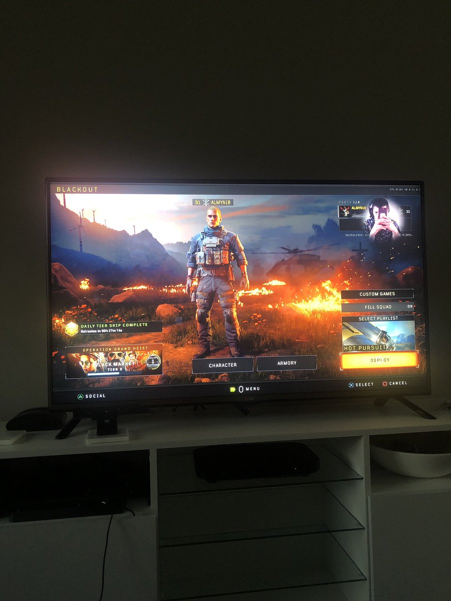 Masterandre4's tweet photo. Going live Now !!! https://t.co/Pgu93bbDe5 #twitch #ps4live #ps4share #games #gaming #broadcast #callofduty #pathtopartner https://t.co/7UQ6v7Nkq2