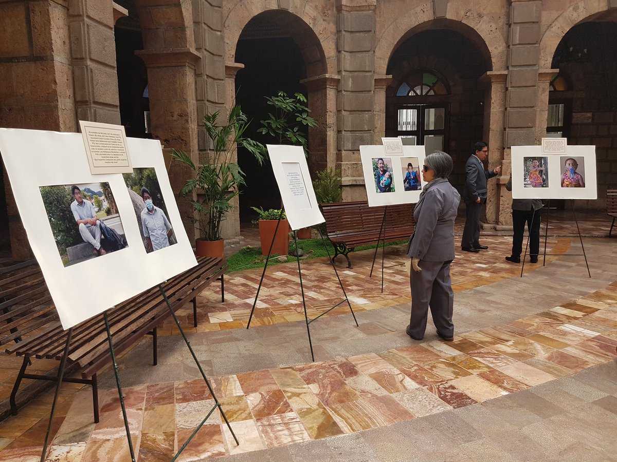 AzuayCJ's tweet photo. 📸 ¡Visita las muestras fotográficas que periódicamente se exhiben en la Corte de Justicia de #Azuay! Esta semana presentamos "Fibrosis Quística, sonrisas y rostros enfrentando el futuro" El Pdte. #PabloValverde invita a la ciudadanía a apropiarse de este #EspacioCultural 👍🏻 https://t.co/0mq7AXN41s