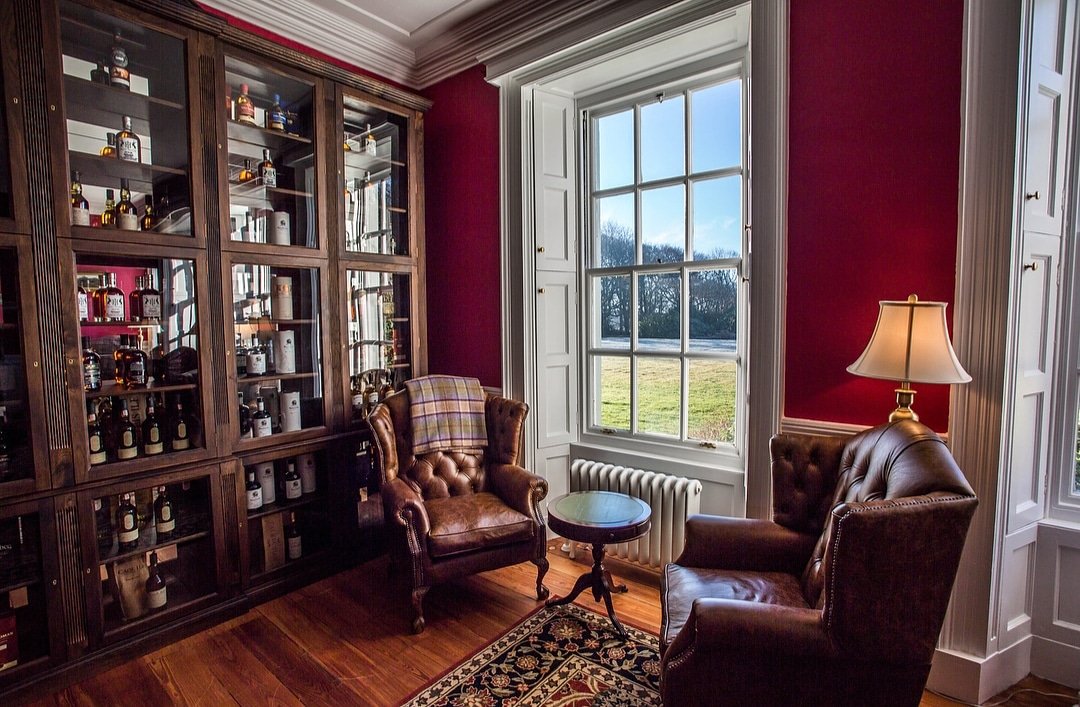 IslayHouseHotel's tweet photo. How about a drink and enjoy this view? #IslayHouse #IslayHouseMoments #GuestsLoveUs 🥃🙌 https://t.co/Cvy0Ei3SSF