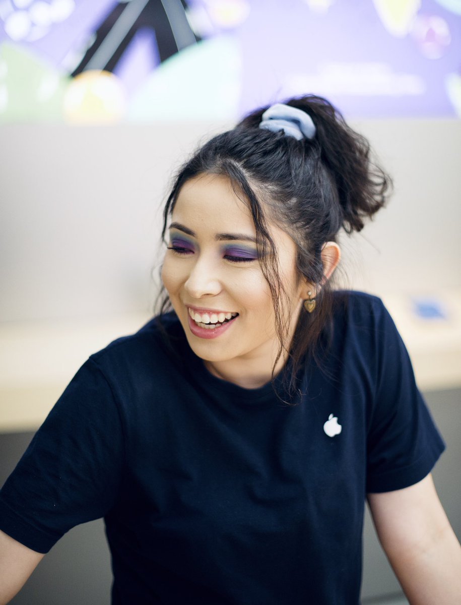 rootbeerphoto's tweet photo. Had my camera out at work yesterday to try and catch some of my #coworkers. @titaaabonita #applevalleyplaza #applefriends #jfp #bookwormwithacamera #shesopretty #smileandsayapple #prettyeyes #makeupgamestrong https://t.co/eUJOLumz0x