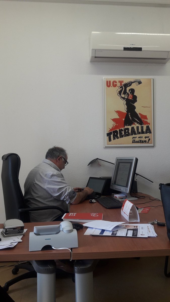 marmarvazquez's tweet photo. Sota el lema de la campanya @ugtcatalunya @XASIUGT #enigualtatseguimigual i entorn els actes del #8M a @UGTTarragona continuem treballant en materia d #igualtat!
Avui tancant detalls d'organització!!!
Som-hi company@s!!! #ugt #somlluita #xasi #8M #8Març #8marzo #8M2019 https://t.co/oKeWsJ7nco