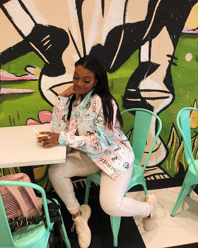 BiancaBeeShow's tweet photo. How you respond to issues or challenges in your life defines your character. Some things really don’t need a response or your energy! Happy Monday 😘💜🐝
.
.
.  #busyybees #blogger #makeup #youtuber #socialmediainfluencer #makeupbrushes #fashion #ootd #… https://t.co/ue7hRcrSCT https://t.co/FWH4ODTWpe