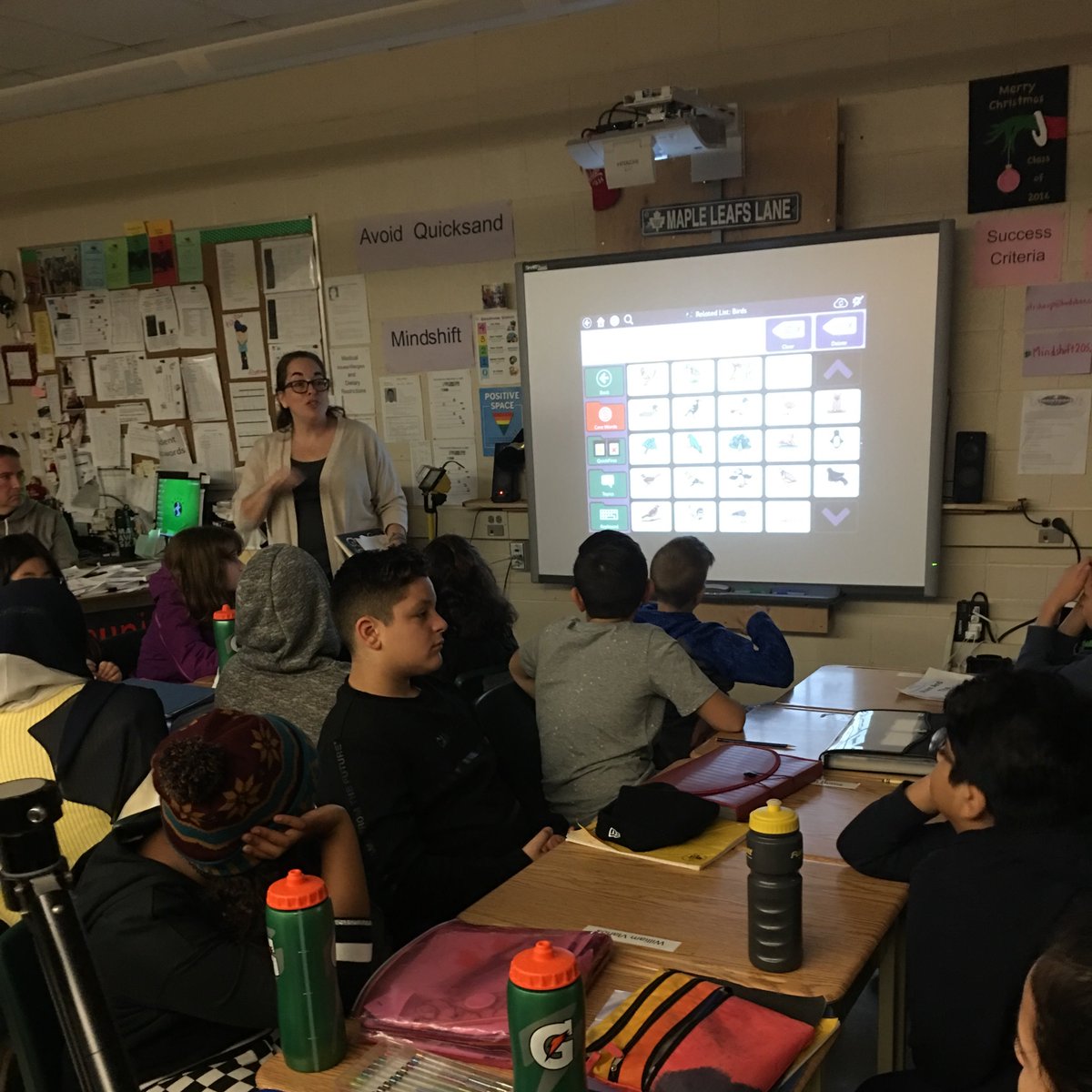 LeslieSumner5's tweet image. A simple way to include #nonverbal students into the lesson is project their way to communicate on to the screen and model communication! Have fun and give it a try!@tvo @livesey_andrea @LesleyR15269653 #letsgetallchildrentalking #tllp