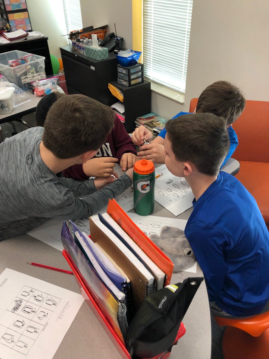 MrsLeftwichSMSD's tweet photo. Will it light? Students are experimenting with how to create a simple circuit. @trailwoodsmsd https://t.co/Pb79S1Zkw7