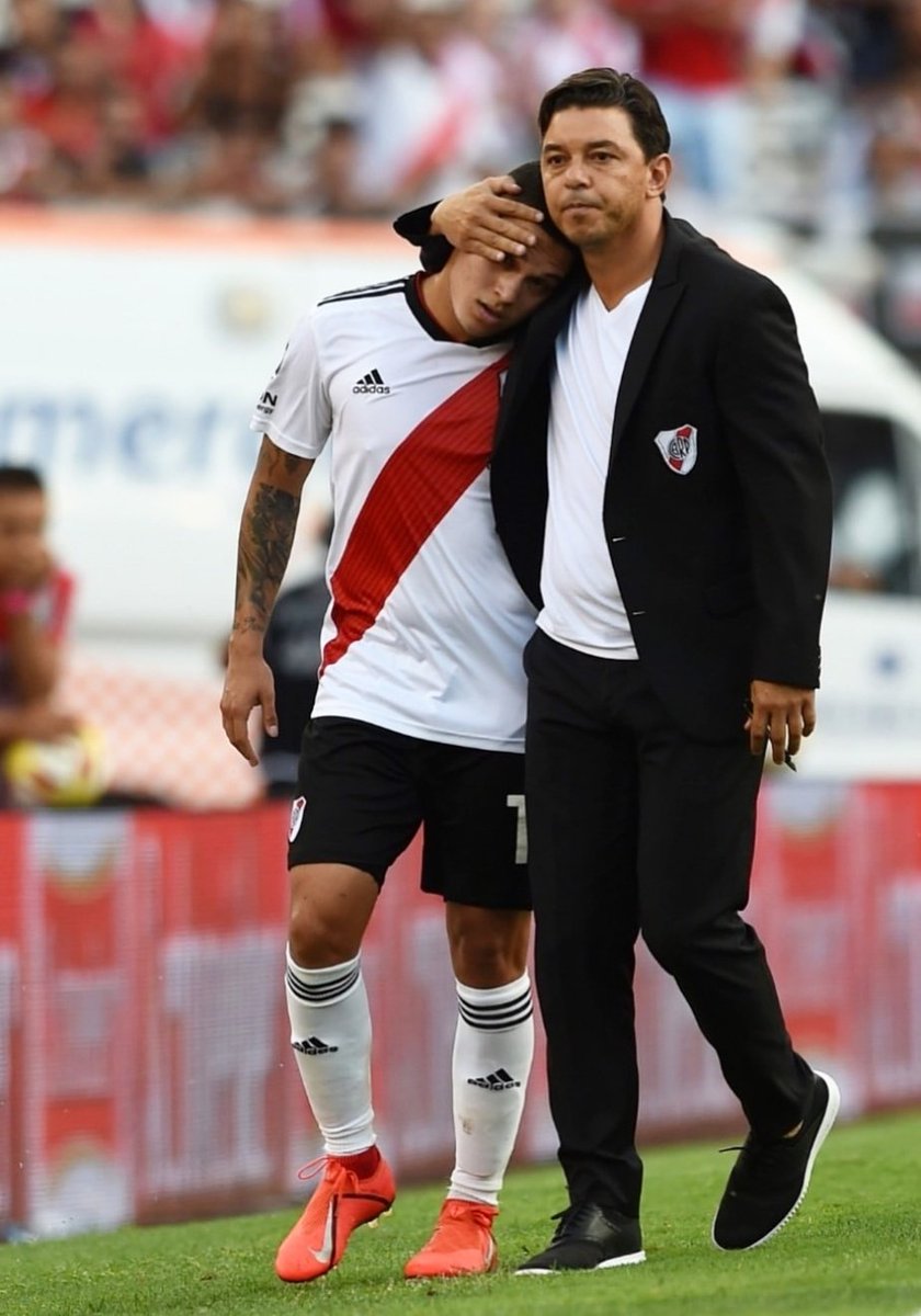 turcocarp's tweet photo. Apoya tu cabeza en mi hombro y quédate conmigo para siempre. https://t.co/akQQYNU8uR