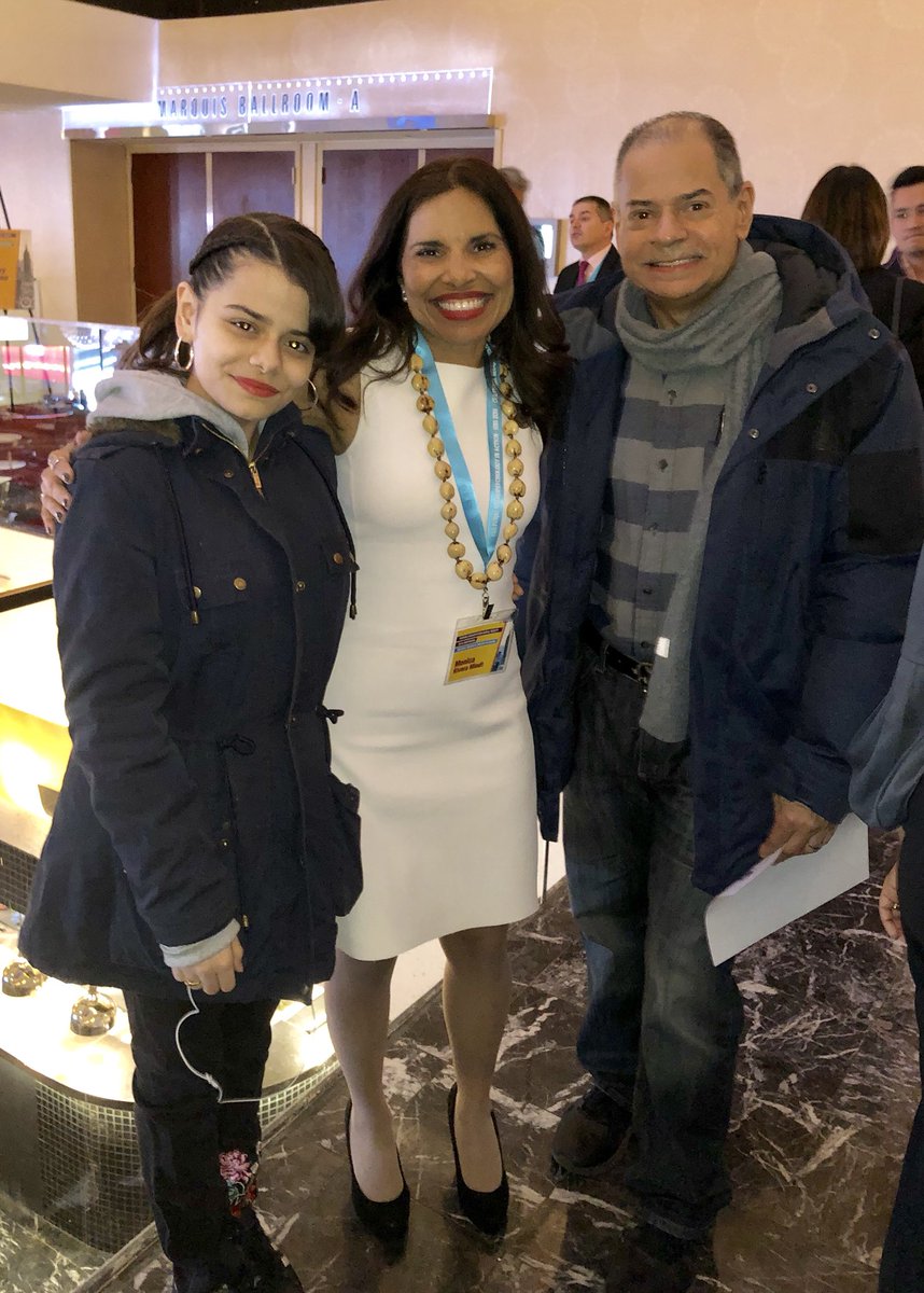 DrRiveraMindt's tweet photo. #HNS2019 #Research Hour w/ an amazing junior scholar. E- is a #NYC #publichighschool sophomore & her dad made sure she came to #HNS bc of her passion for #neuroscience! @HispanicNS is working to fix that leaky #pipeline for #URMsInSTEM. @DanurysUptown
#representationmatters https://t.co/XGpsukYKm6
