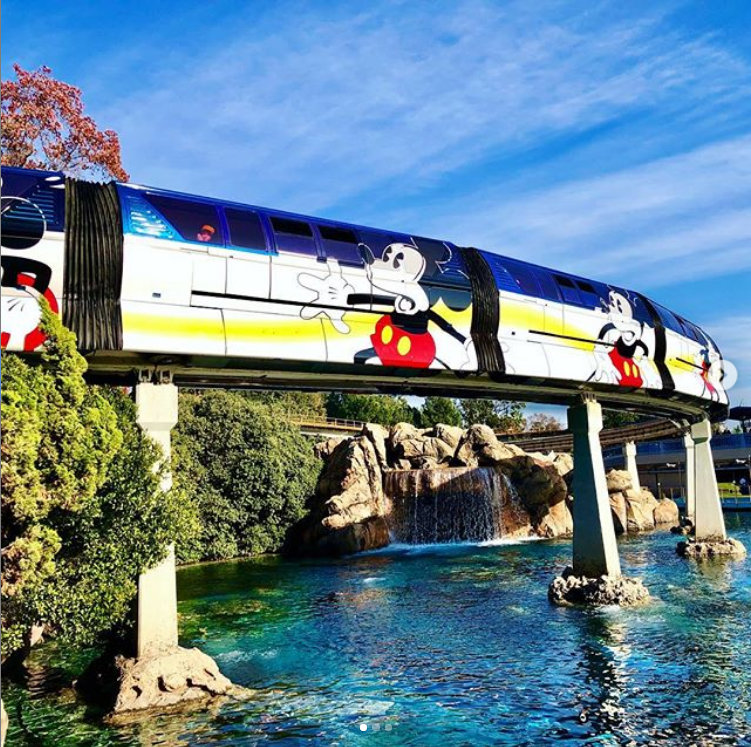 GrandLegacyATP's tweet photo. Who needs a little #disneymagic to get through Monday? #GrandLegacyHotel has you covered! #getyourearson #GLATP ๐ท: @disneywithdiana https://t.co/pyco238DVA