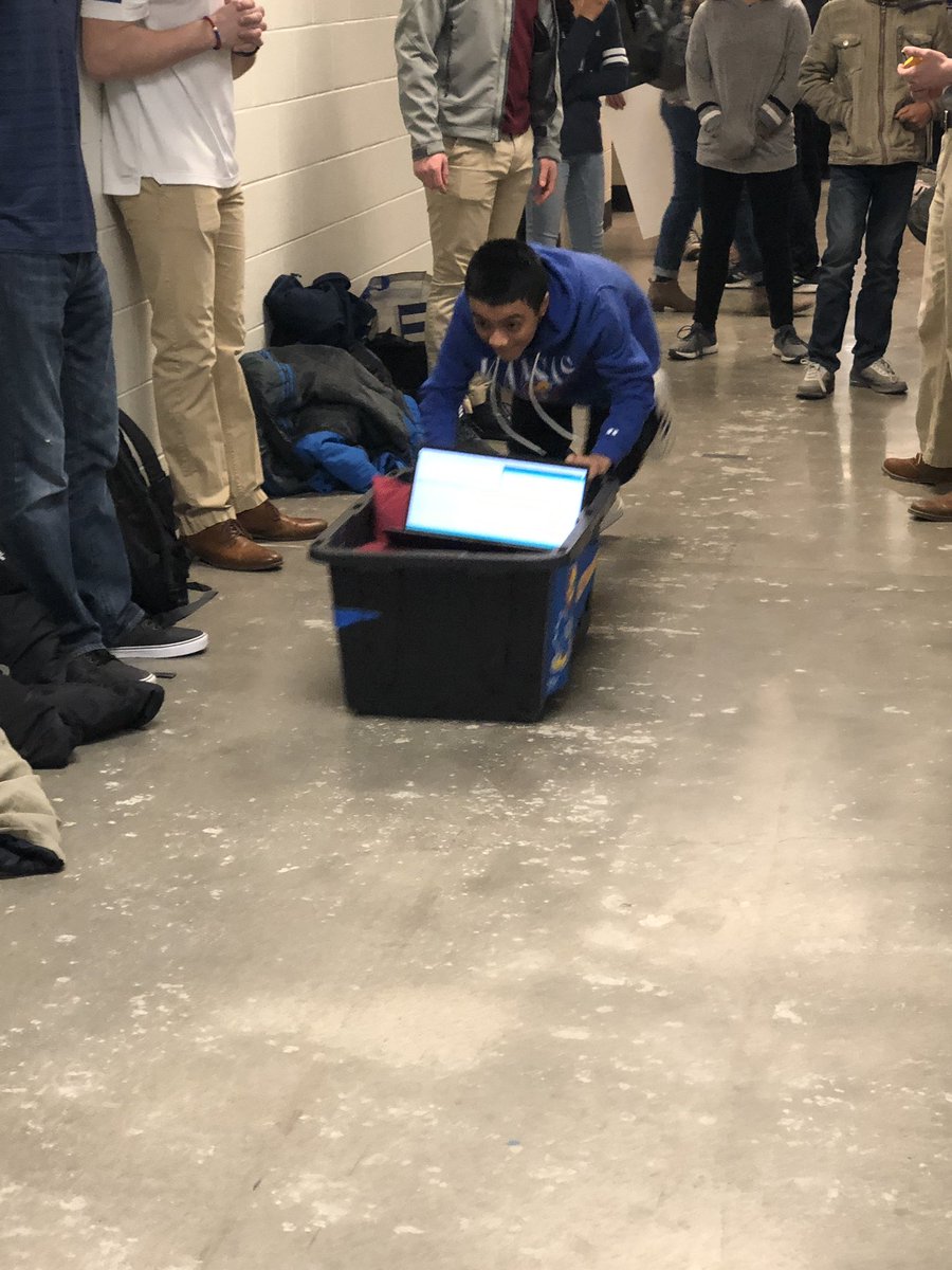 SMSDMrsMason's tweet photo. Mechanical and coding teamed up to test brute force #kuengineering #pushit #ourSMSDstory @BrookridgeSMSD https://t.co/A02OwmM7Y8