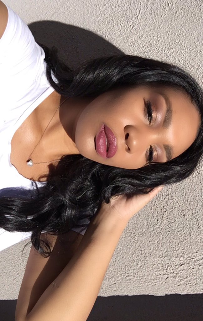 AaudineMakeup's tweet image. Happy Monday ! New look is now up on IG go show lots of love ! And check out the #minitutorial . A very simply look. Also, let me know what you want to see this week. Might get into my #editorial looks. #mua #melaninpoppin #makeupartist #CrueltyFreeMakeup #beautybyaaudine