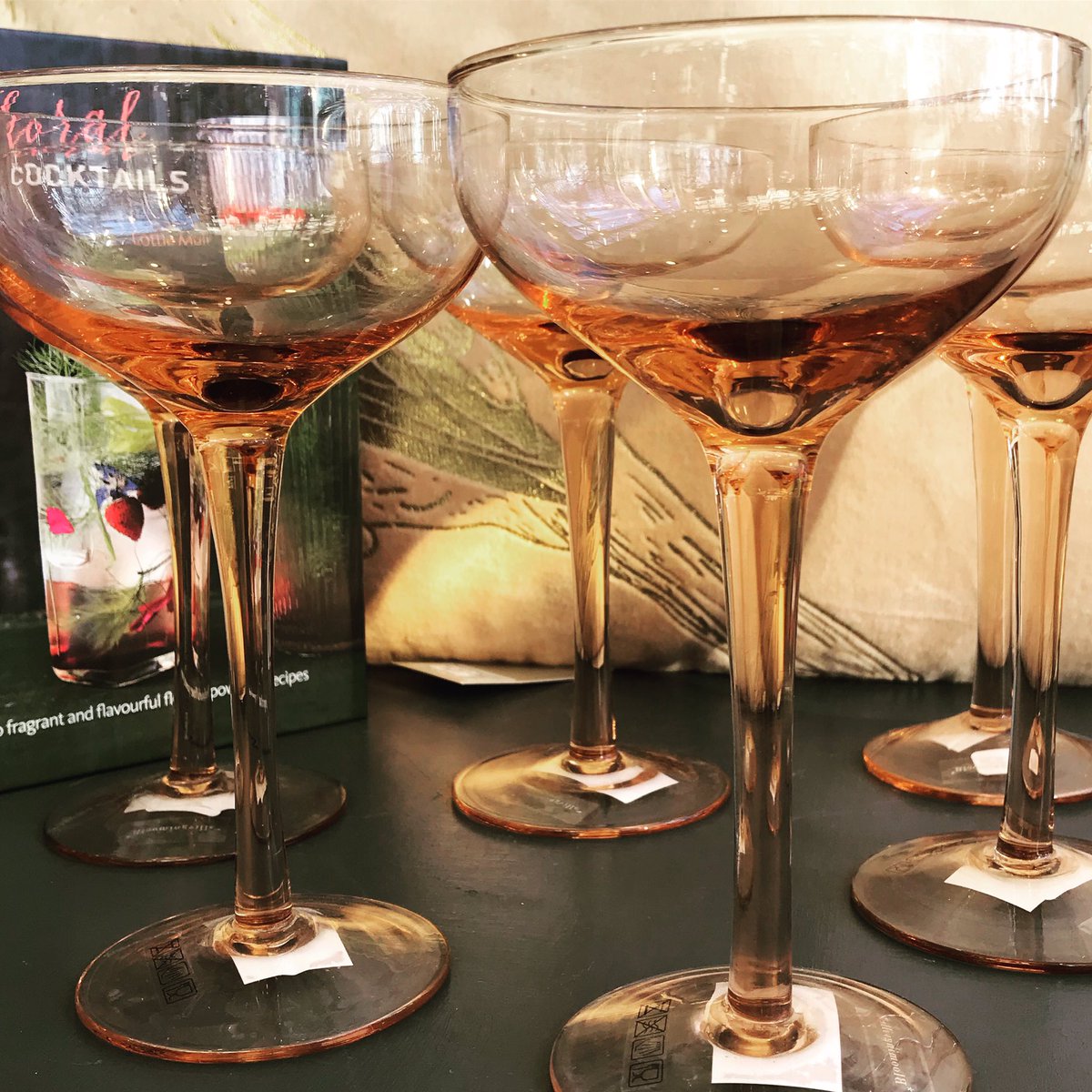 Drink pink 💖

#pink #drinkpink #pinkglasses #glasses #champagne #champagneglass #cocktails #drinks #homeware #smallbusiness #independentshop #independentartist #localshop #lovelocal #supportlocal #localbusiness #ealing #ealinggreen #ealingfeeling #ealingbroadway #alloriginal