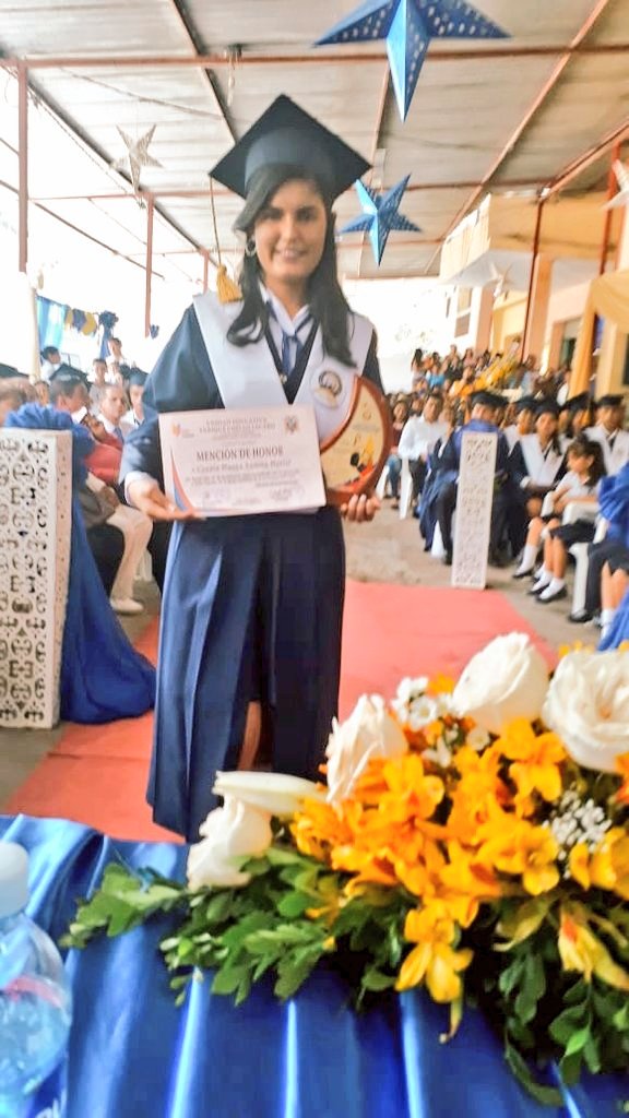 nellyaguilarm's tweet photo. Acto de incorporación de Bachilleres de la Unidad Educativa Enrique Coello Lecaro de la Parroquia Uzhcurrumi del cantón Pasaje #Distrito07D01 #SoyBachiller @EducacionZ7_Ec @LuisCuencaMed https://t.co/01tW0zUf6y